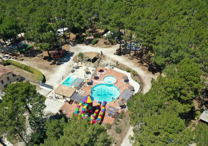 Camping pour 6 personnes, avec bassin pour enfant