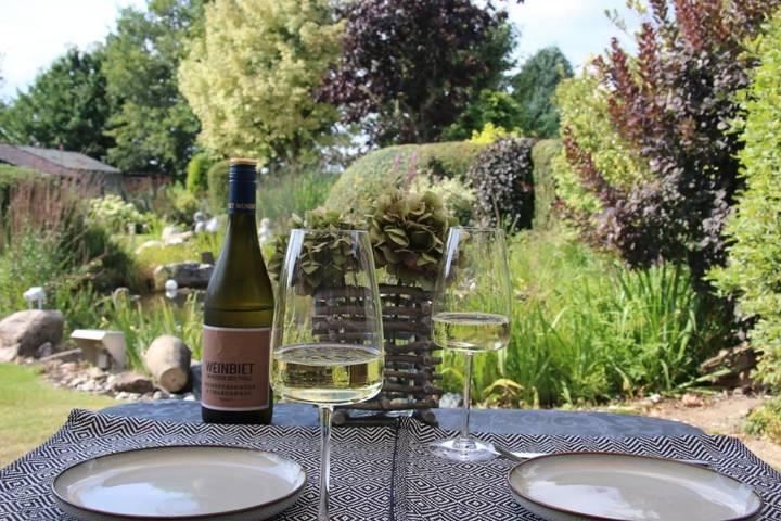Ferienwohnung für 2 Personen, mit Terrasse und Garten sowie Ausblick