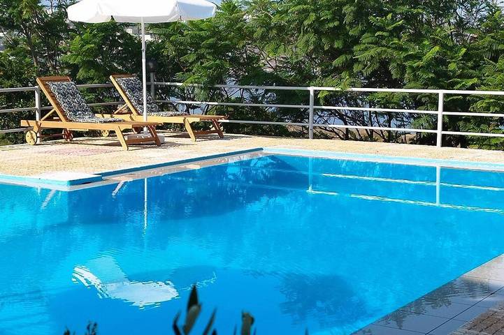 Ferienwohnung für 4 Personen, mit Balkon und Terrasse sowie Garten und Pool in Chorafakia