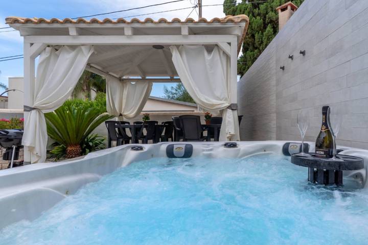 Ferienhaus für 13 Personen, mit Whirlpool in Italien - 2
