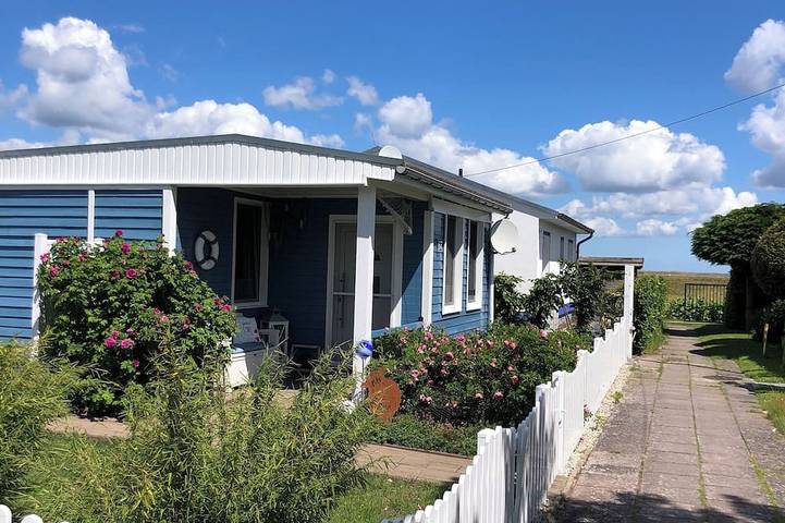 Bungalow für 2 Personen, mit Garten und Terrasse in Mönkebude