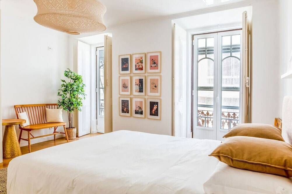 Ganze Wohnung, 3-bedroom Apt with Private Patio in Cacilhas in Almada, Halbinsel von Setúbal