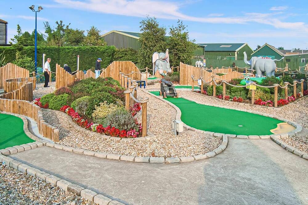 Beech Deluxe (Pet Friendly) in Chapel St. Leonards, Lincolnshire