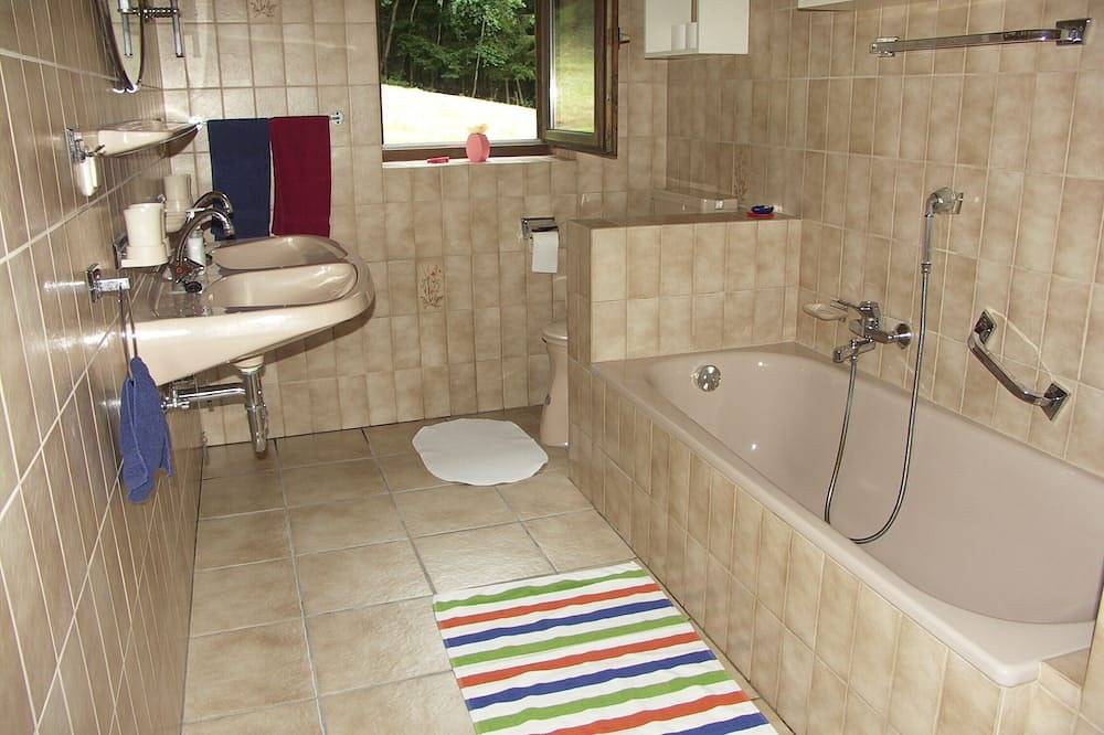 Ganze Wohnung, Ferienwohnung für 5 Personen in Alleinlage im Bayerischen Wald in Kollnburg, Ostbayern