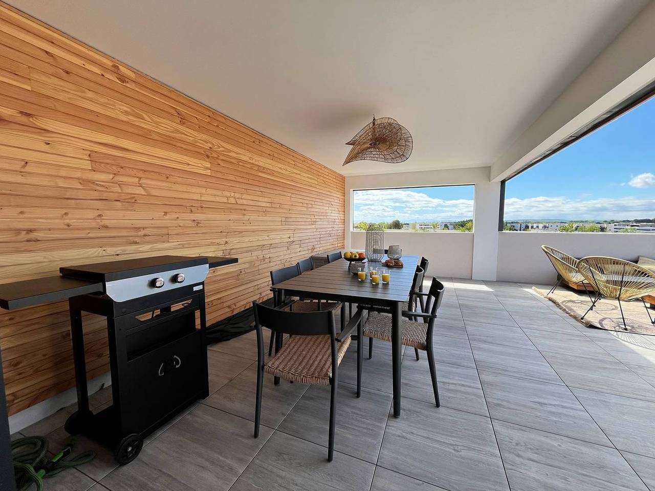 Ganze Ferienwohnung, Superb 4-room duplex apartment with large terrace in Sérignan, Côte d'Améthyste