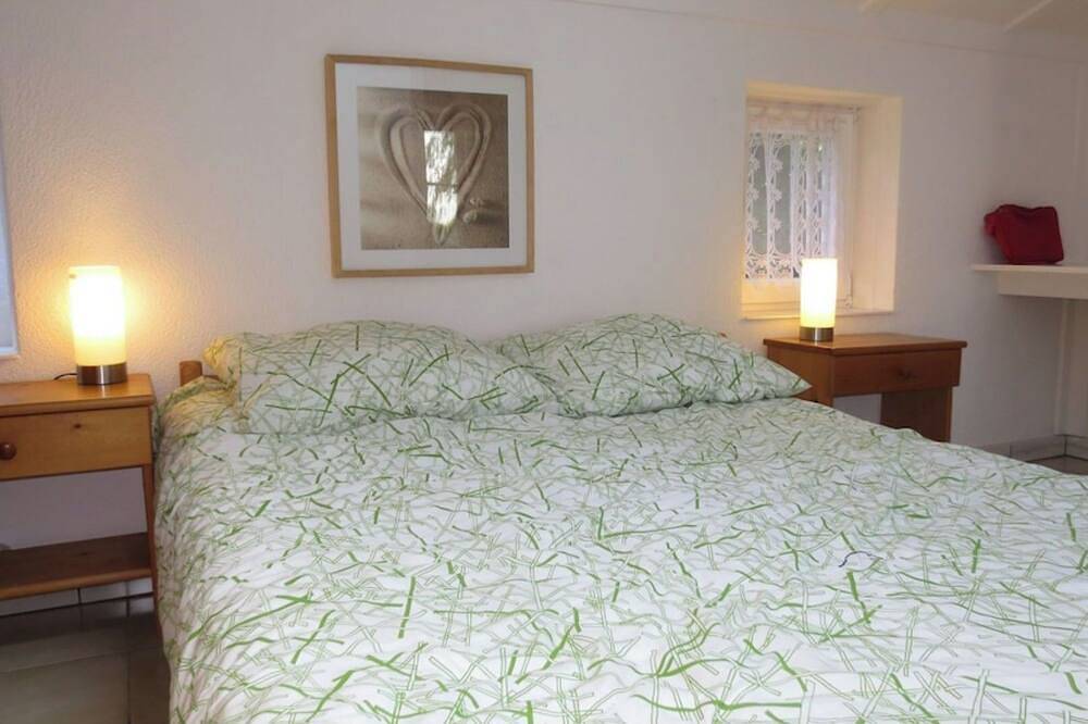 Charming fisherman's house with private garden in Adinkerke, De Panne