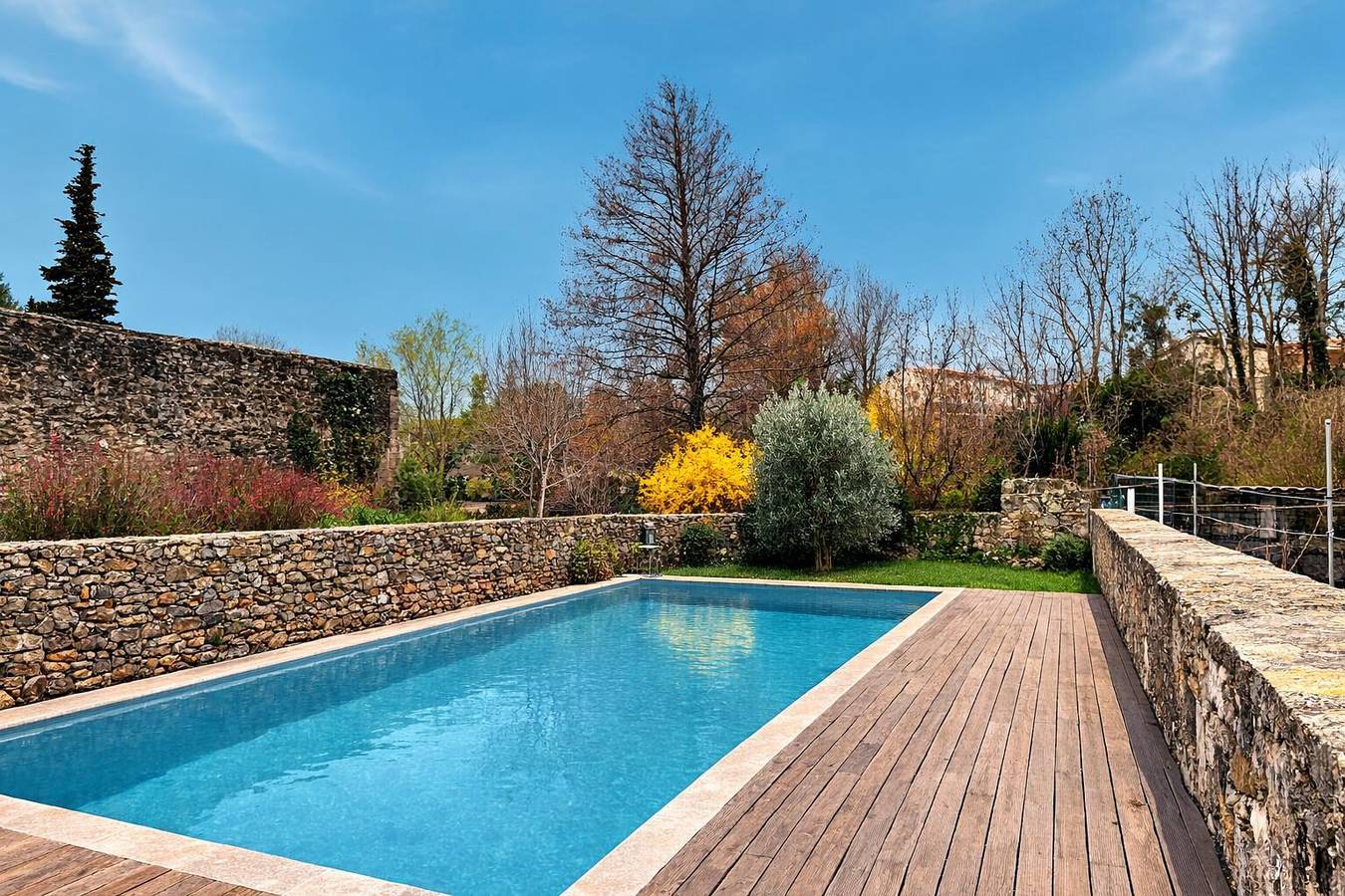 Quand On Est Mieux Ici Qu'Ailleurs in Dieulefit, Región de Nyons