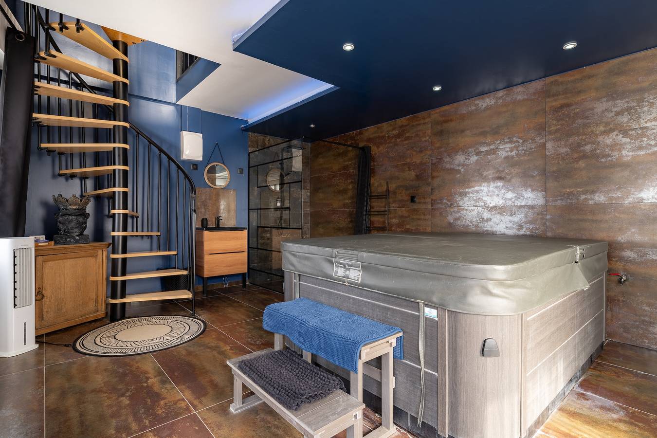 Appartement entier, T'Es O Spa - Charmant Studio avec Jacuzzi in Lens, Région de Lens