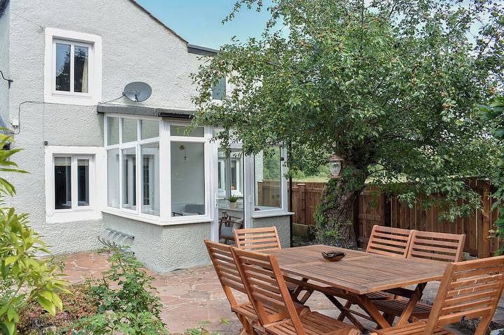 Log cabin for 6 people, with garden in Pooley Bridge