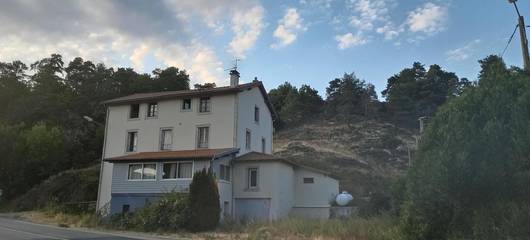 Gîte pour 4 personnes, animaux acceptés à Saint-Germain-Laprade