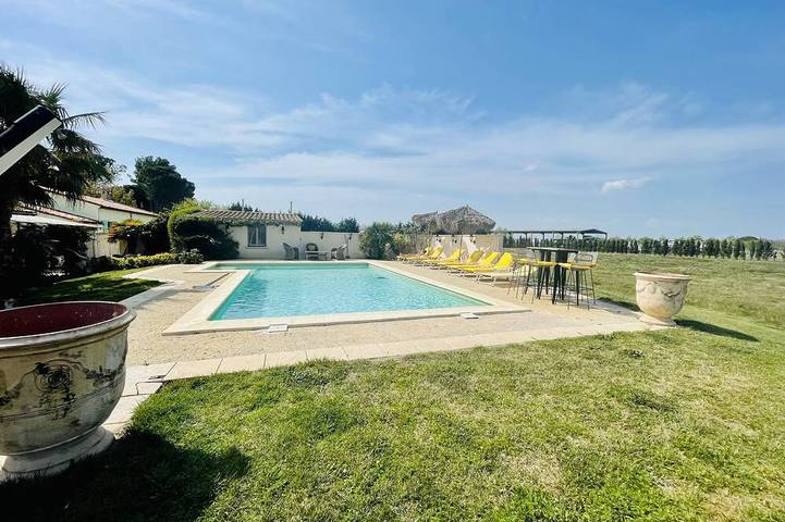 Chambre d’hôte pour 2 personnes, avec Piscine à Saint-Laurent-d'Aigouze