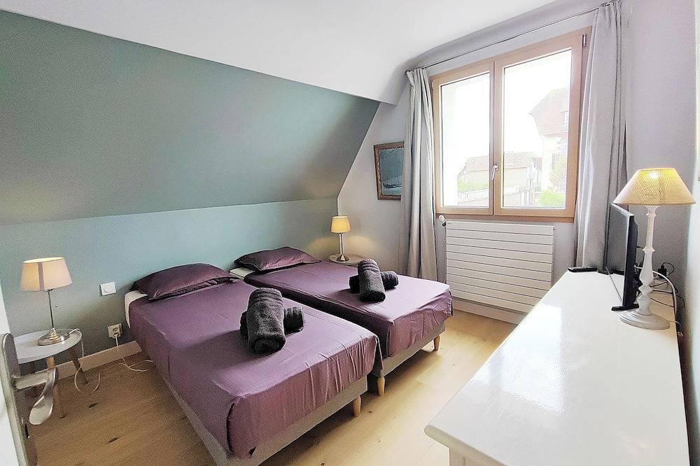 \"Villa Marine\" - Ocean view - Beach just a stone's throw away - Large terrace in Ouistreham, Caen region