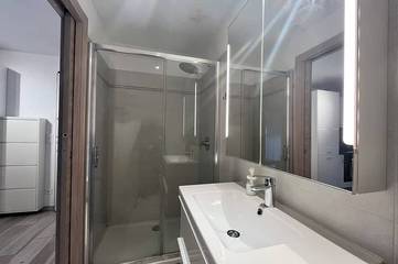 Lodge for 6 Guests in Lugano, Western Alps, Picture 2