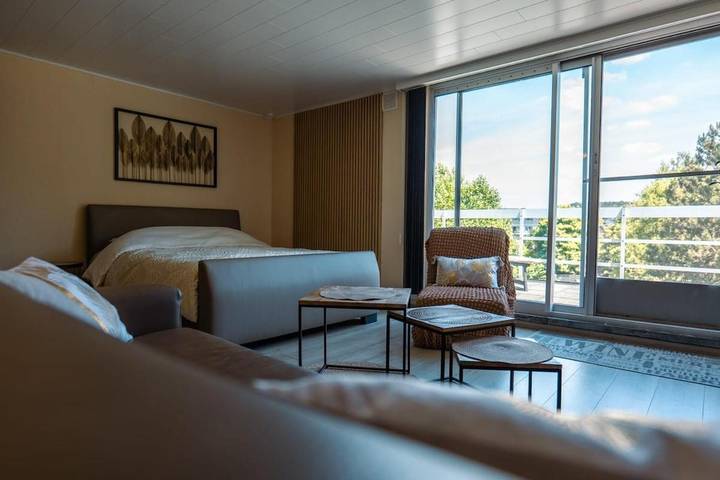 Appartement de vacances pour 4 personnes, avec piscine ainsi que vue et jardin