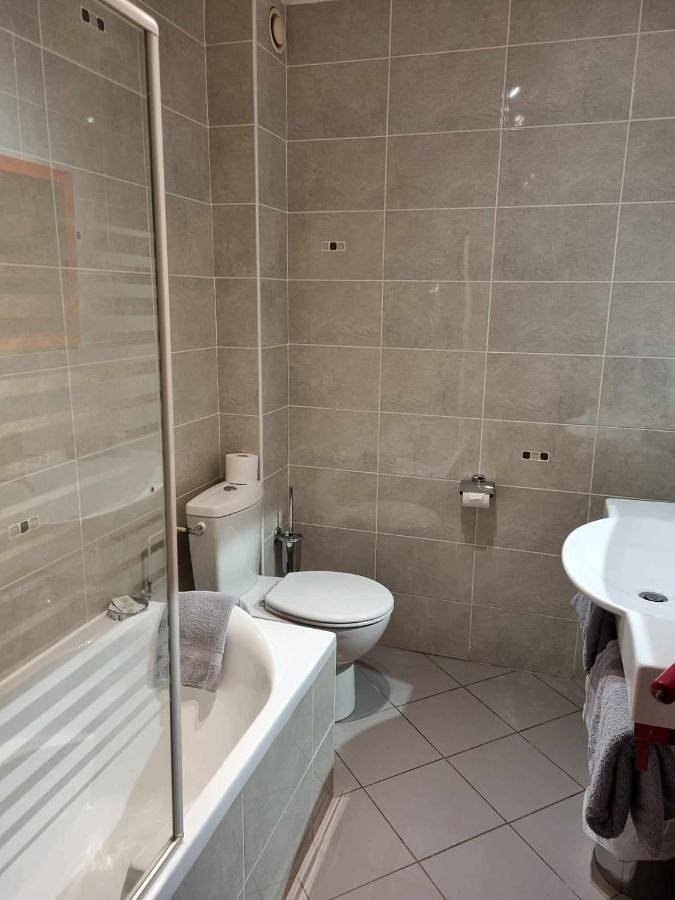 Hôtel pour 2 personnes, avec terrasse à Saint-Martin-le-Beau - 2