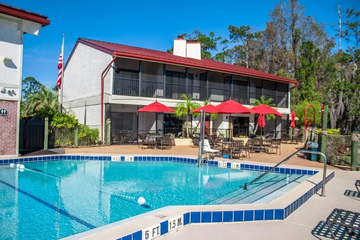 Resort para 4 personas, con piscina además de terraza y jacuzzi - 1