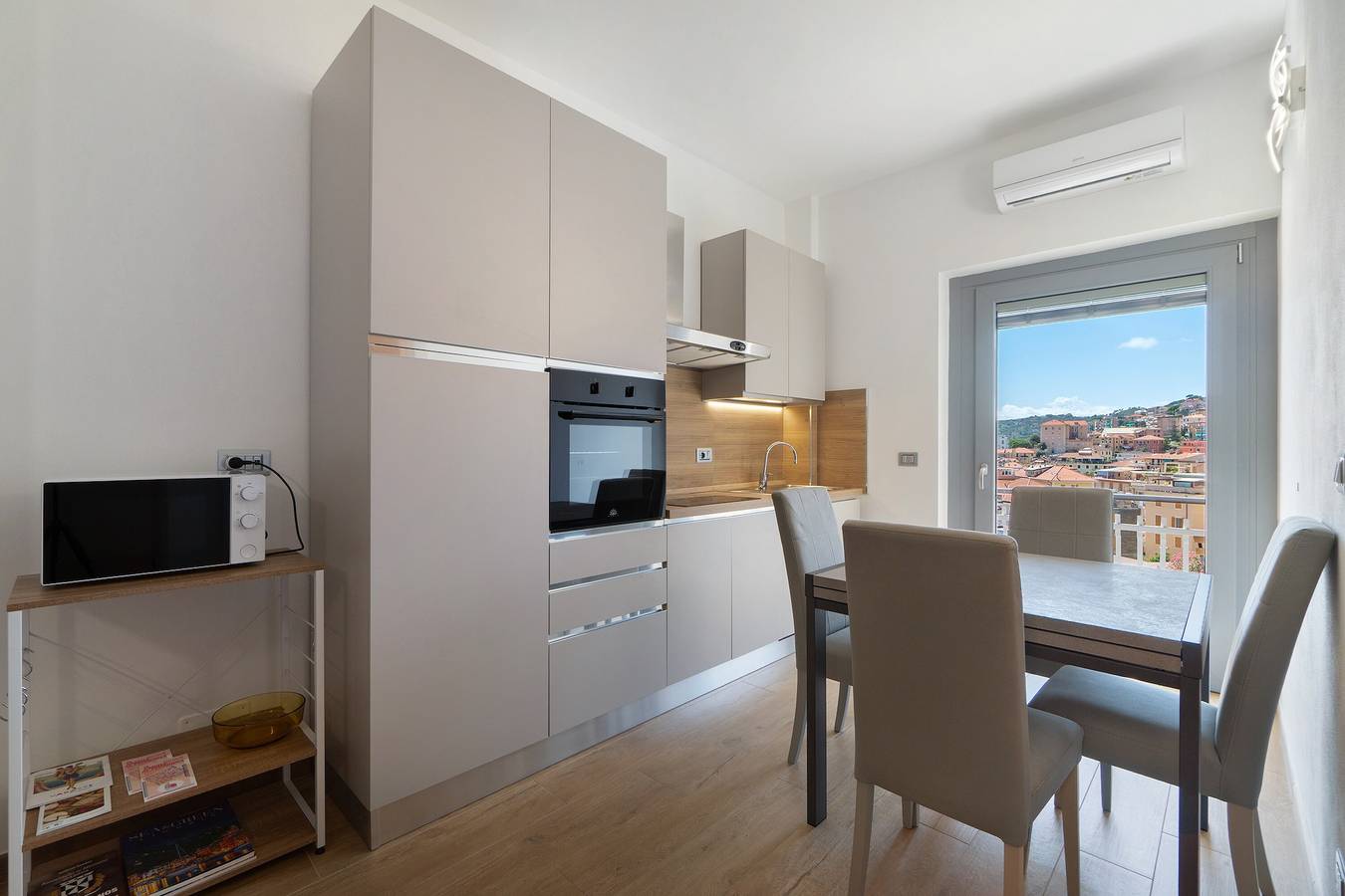 Ganze Wohnung, Apartment 'A Prima Vista Varazze' mit Meerblick, Wlan und Klimaanlage in Varazze (Stadt), Varazze
