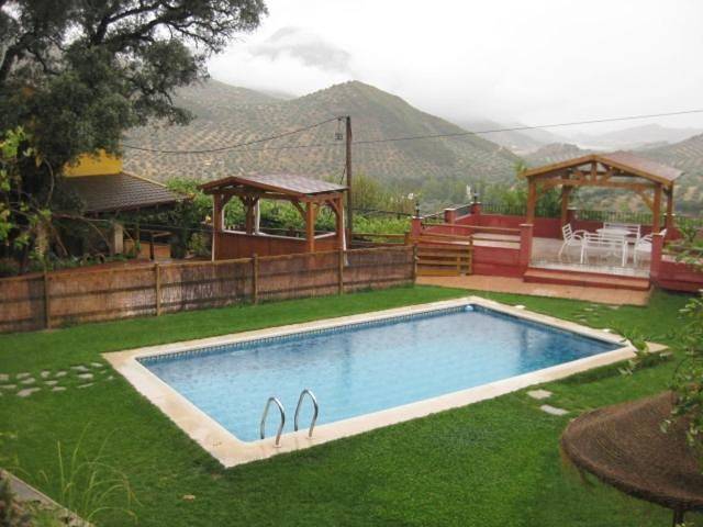 Casa rural para 16 personas, con piscina y terraza además de jardín y vistas, Se admiten mascotas en Comarca Metropolitana de Jaén - 2