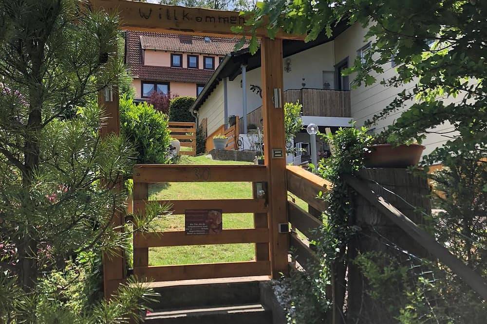 Ganze Wohnung, Schöne und großzügige Ferienwohnung in Bad Harzburg, Harzvorland