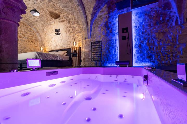 Gîte pour 2 personnes, avec sauna et jacuzzi dans Yonne - 3