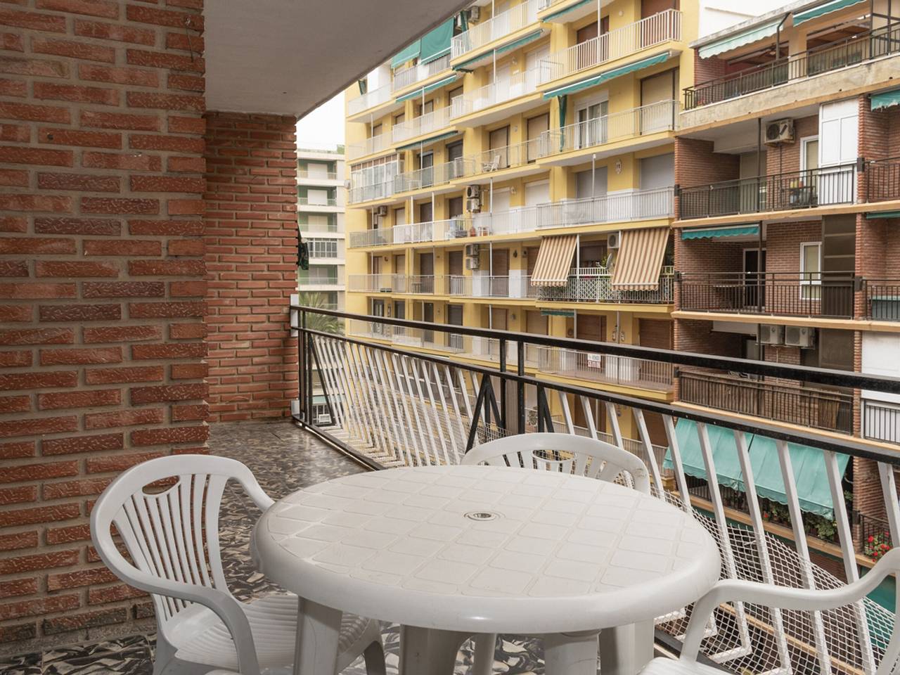 Entire apartment, Comfort in Cullera: 1 bedroom, 200m to beach, parking in Cullera, Costa de Valencia