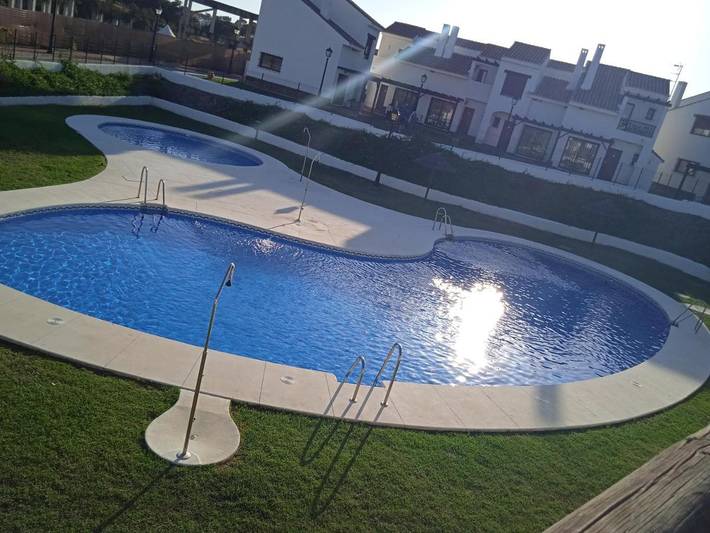 Casa rural para 6 personas, con vistas y piscina para niños además de jardín y piscina, Se admiten mascotas en El Ronquillo - 2