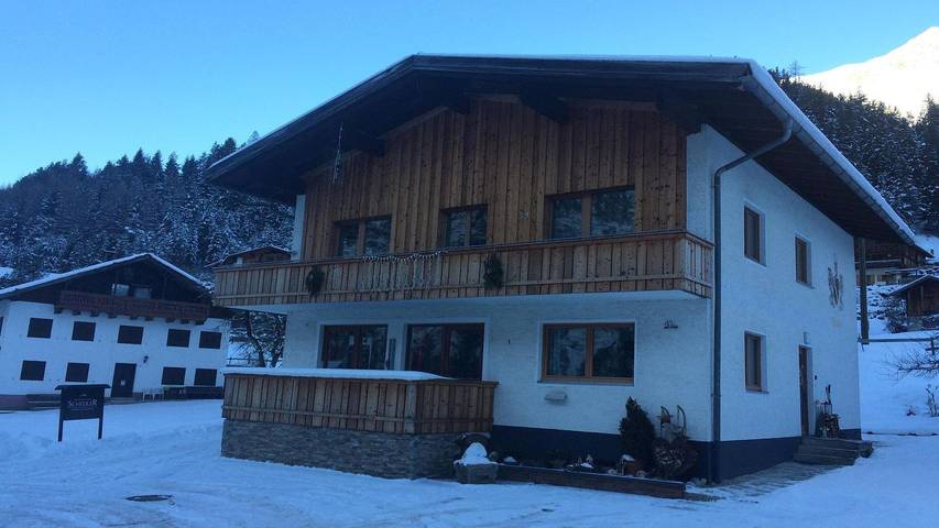 Hütte für 4 Personen, mit Terrasse, mit Haustier im Lechtal