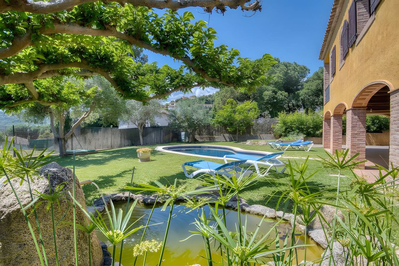 Villa els ocells – Ruhiges Haus mit Pool und schönem Garten in Mas Ambros, Calonge