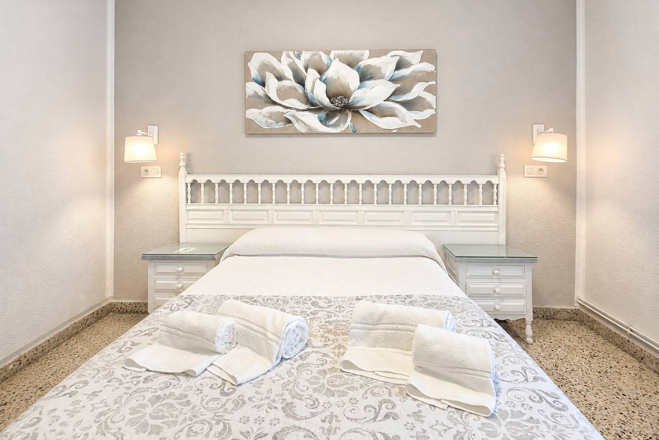Ganze Wohnung, C27D02 Matrimonial premium Hostería El Capricho in Piélagos, Kantabrische Küste
