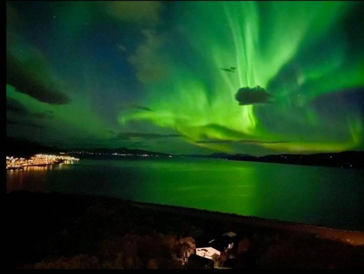 Gîte pour 6 personnes, avec vue ainsi que jardin et vue sur le lac dans Narvik