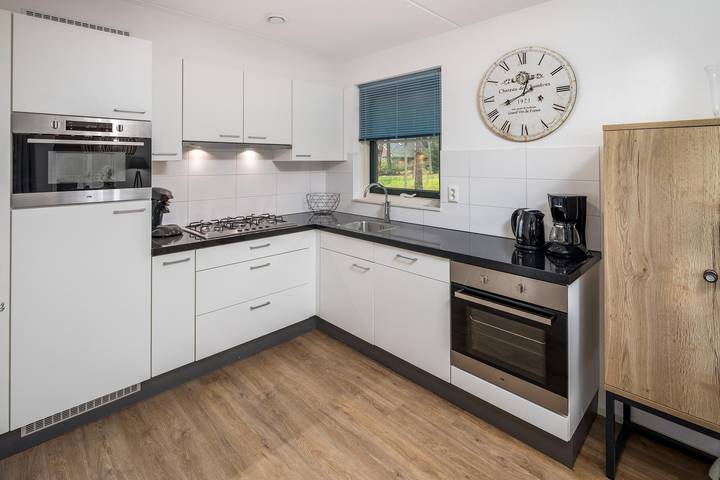 Ferienhaus für 8 Personen, mit Terrasse und Garten sowie Sauna in Drenthe - 4