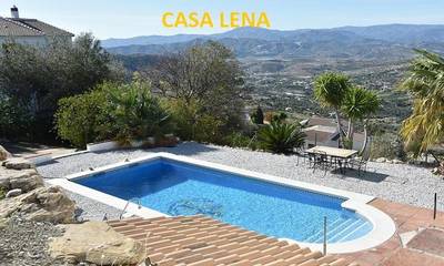 Casa rural para 9 personas, con vistas y vistas al lago además de jardín y piscina en Alcaucín