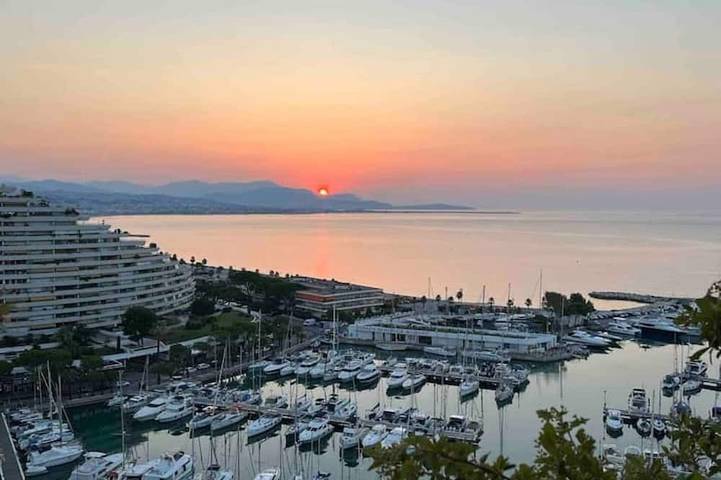 Holiday rental for 8 people, with balcony, with pets in Villeneuve-Loubet