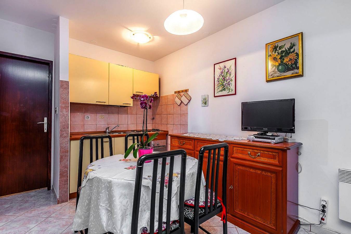 Ganze Wohnung, Tolles Apartment mit Meerblick nur 200 Meter zum Strand in Barbariga, Südküste Istrien