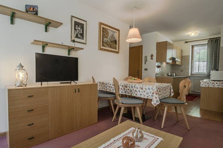 Ganze Wohnung, Ferienwohnung 'Bilocale Pelmo' mit Wlan in Arabba, Buchenstein