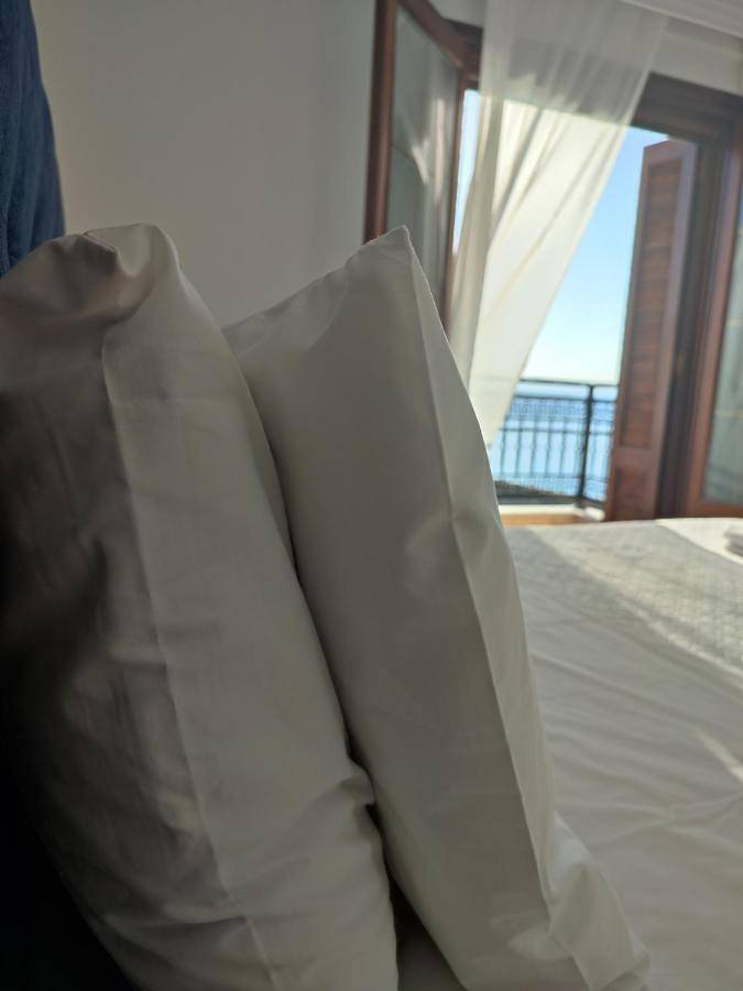 Gîte pour 2 personnes, avec Balcon ainsi que Terrasse et Vue dans Gytheion - 4