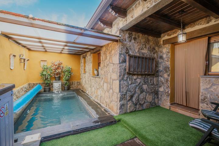 Vakantiehuis voor 12 personen, met Balkon en Whirlpool