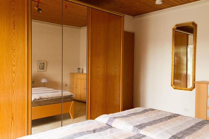 Ganze Wohnung, Apartment mit Terrasse und Garten direkt am Naturfreibad in Muggensturm, Nordschwarzwald