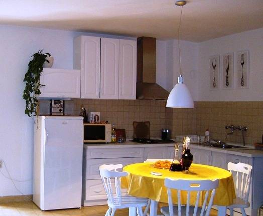 Ganze Wohnung, Ferienwohnung in Prvić Luka mit Meerblick, Terrasse, Klimaanlage, W-Lan (3347-1) in Prvić Luka (Kroatische Adria), Prvić Luka