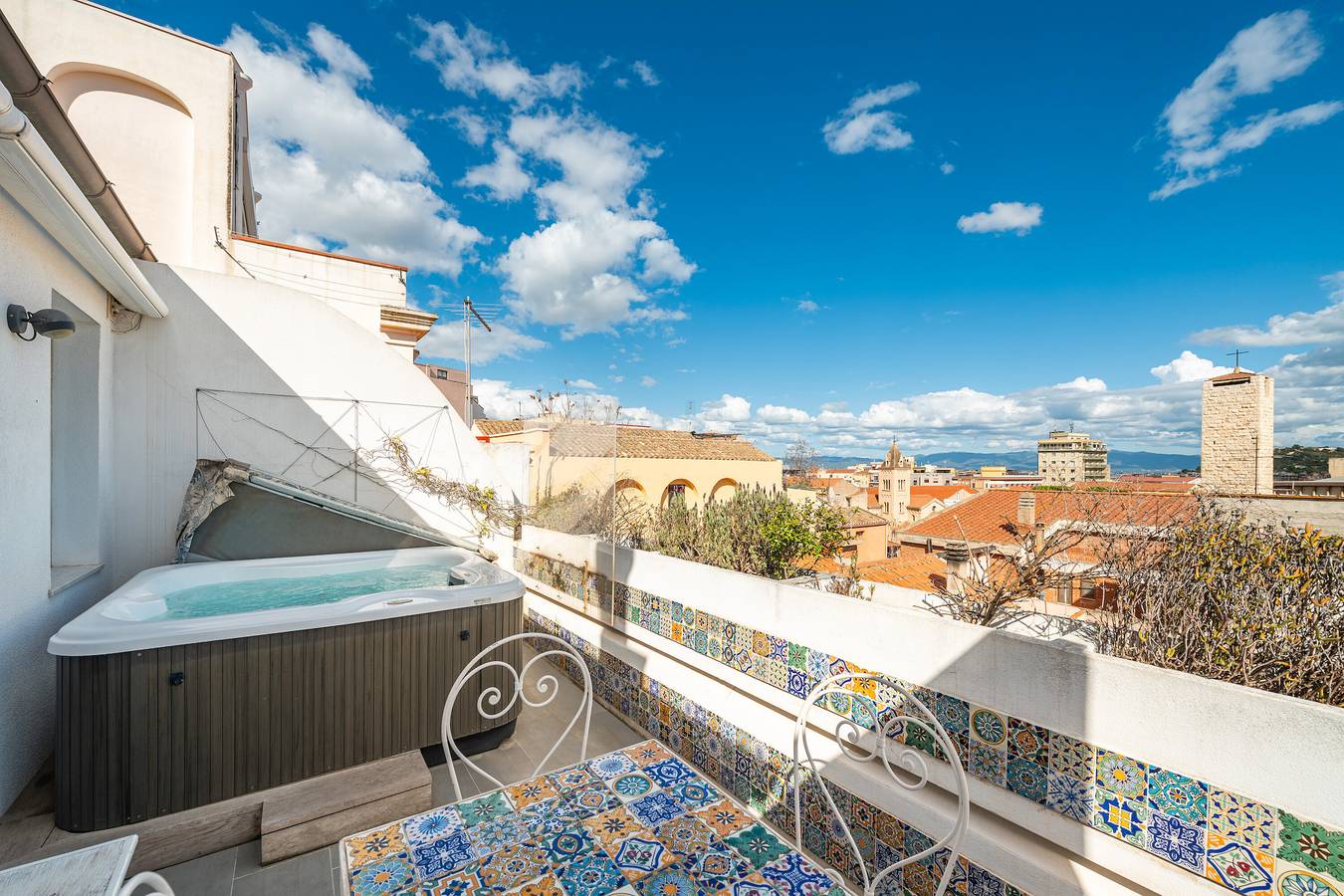 Ganze Wohnung, Ferienwohnung 'La Terrazza Di Bea - Centro Storico' mit Meerblick, Wi-Fi und Klimaanlage in Villanova (Sardinia), Cagliari