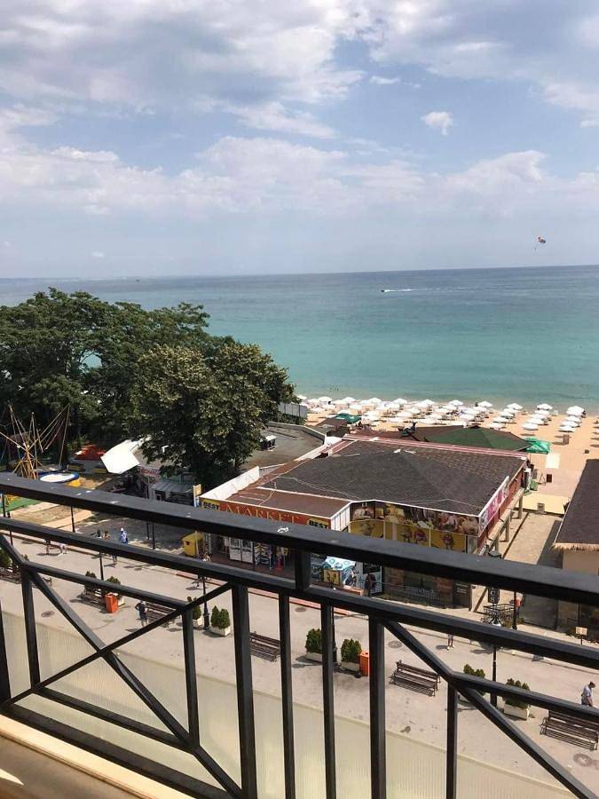 Ferienwohnung für 2 Personen, mit Ausblick und Terrasse in Varna