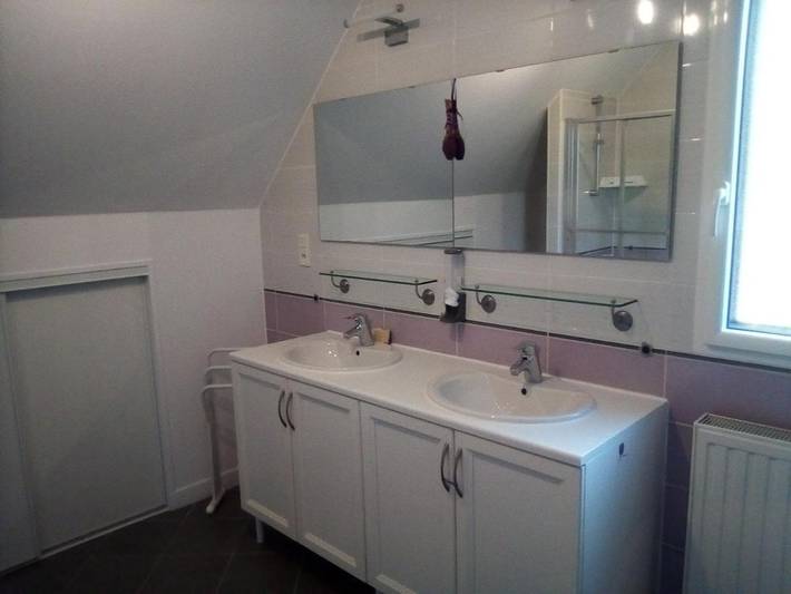 Location de vacances pour 5 personnes, avec jardin ainsi que vue et piscine à Merlevenez - 3