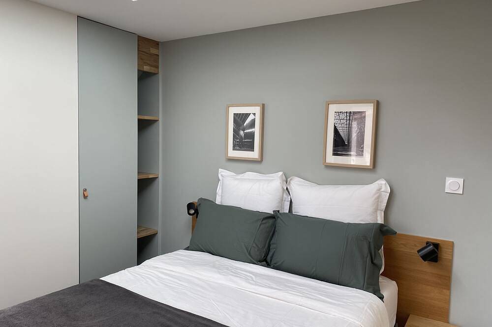 Appartement entier, Gîte d’architecte  ‘’ le frêne’’ pour 2 personnes, au calme, proche transports. in Nantes, Région de Nantes