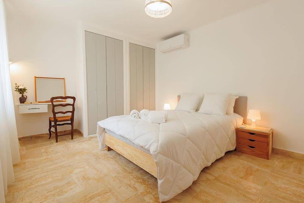 Four-Bedroom House in Langlade, Région de Nîmes