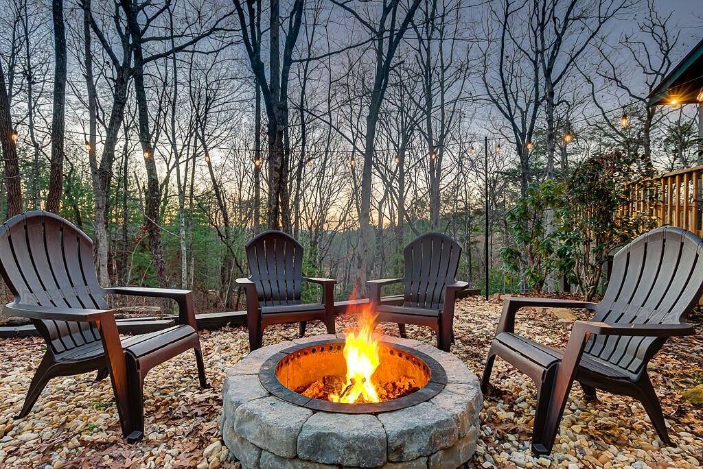 Dogs stay free / Private / 15mins Blue Ridge in Chattahoochee National Forest