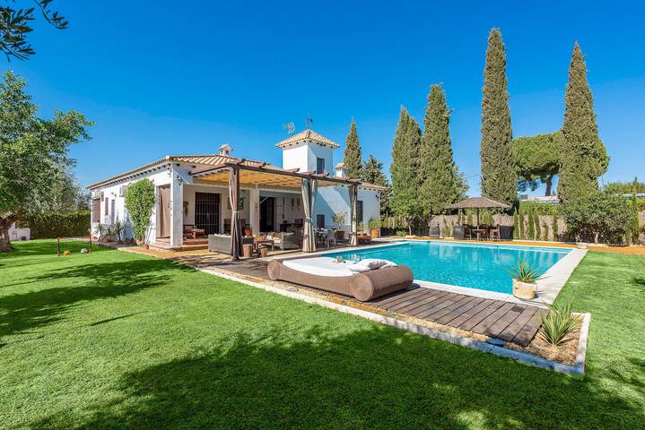 Casa rural para 9 personas, con jardín en Marchena