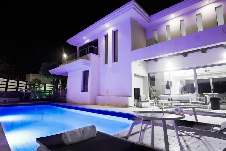 Maison d’hôte pour 8 personnes, avec vue et jardin ainsi que piscine et balcon - 1