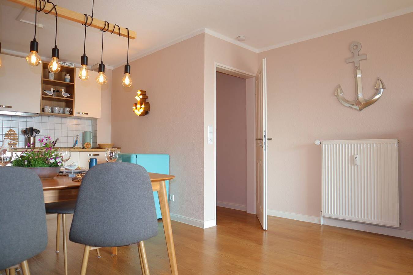 Ganze Wohnung, Ferienwohnung "Ankerplatz" – Nordseeurlaub mit Balkon & Strandkorb inklusive in Cappel-Neufeld, Nordholz
