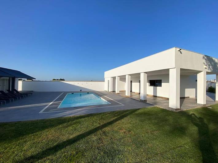Casa rural para 12 personas, con terraza además de piscina y jardín en Chipiona - 2