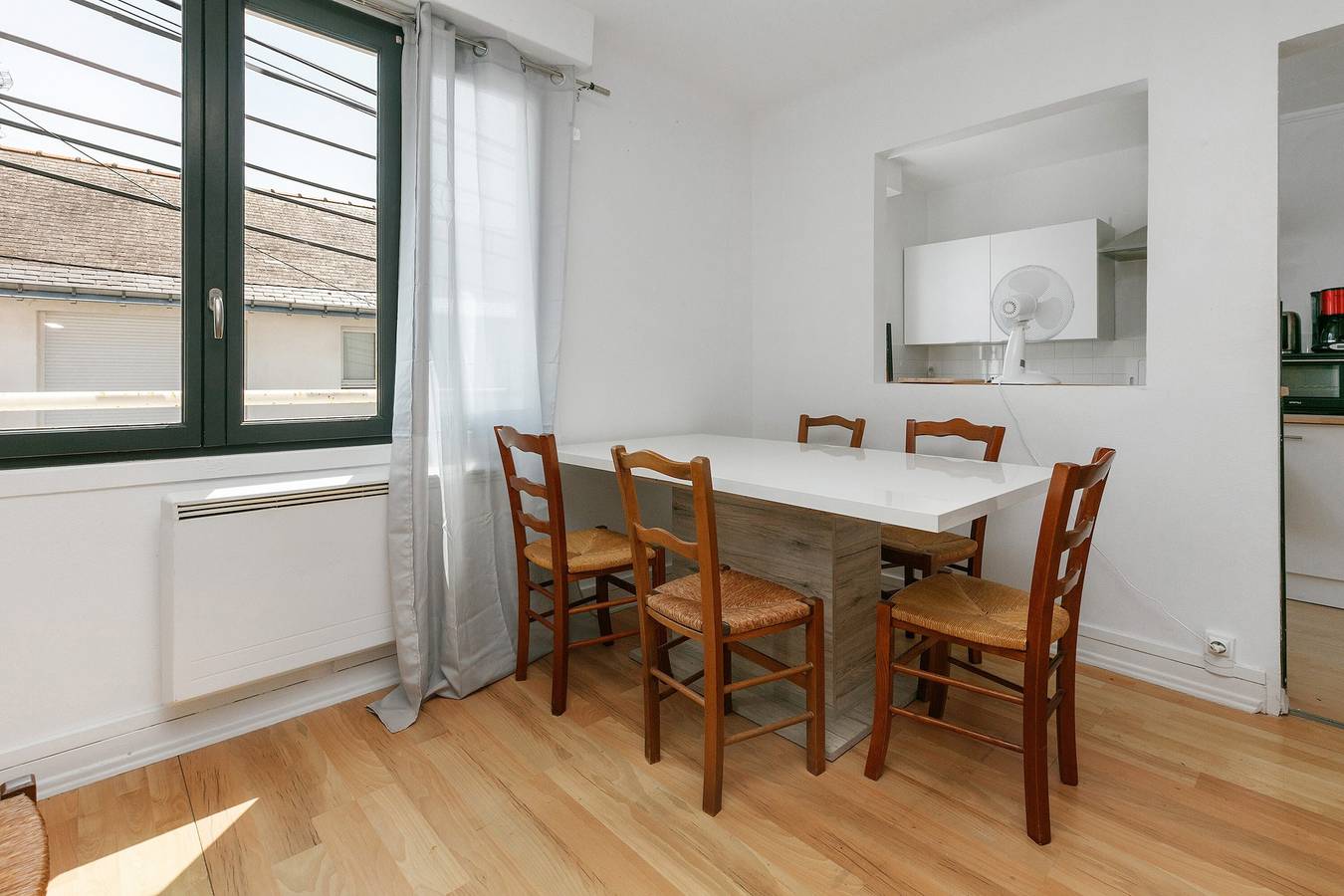 Appartement entier, Houat - Appartement 4 personnes avec terrasse partagée et Wi-Fi in Le Croisic, Côte d'Amour